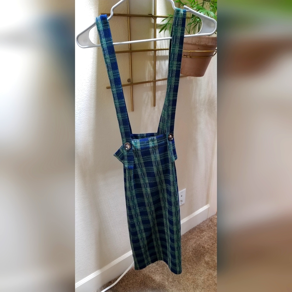 Suspender skirt